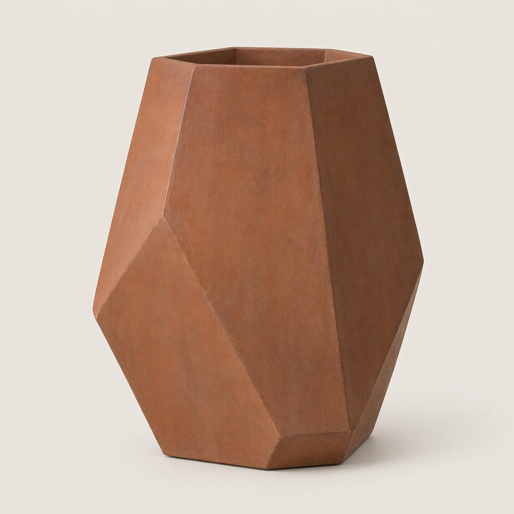 Titan — macetero poligonal de hormigón para espacios de gran presencia